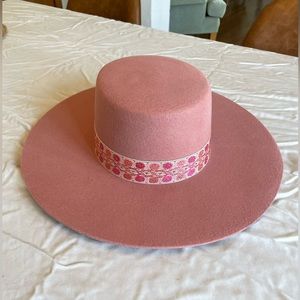 Lack of Color Sierra hat in Rose